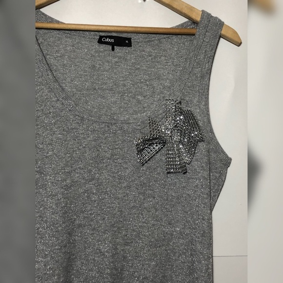 ✨FREE FOR BUNDLE SILVER TANK TOP - Picture 2 of 4